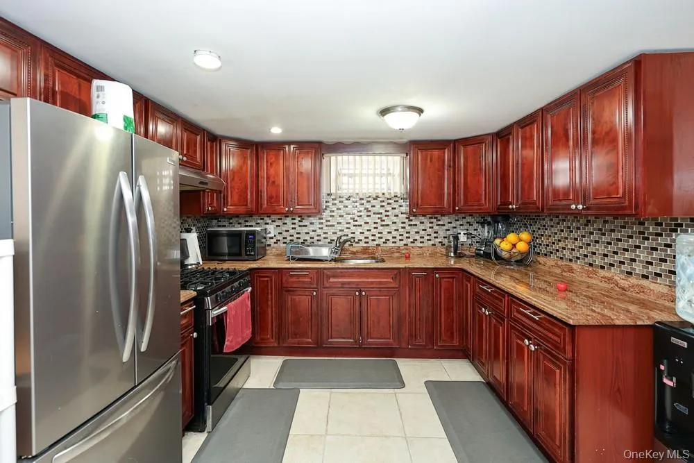 18348 Camden Avenue Saint Albans, NY 11412