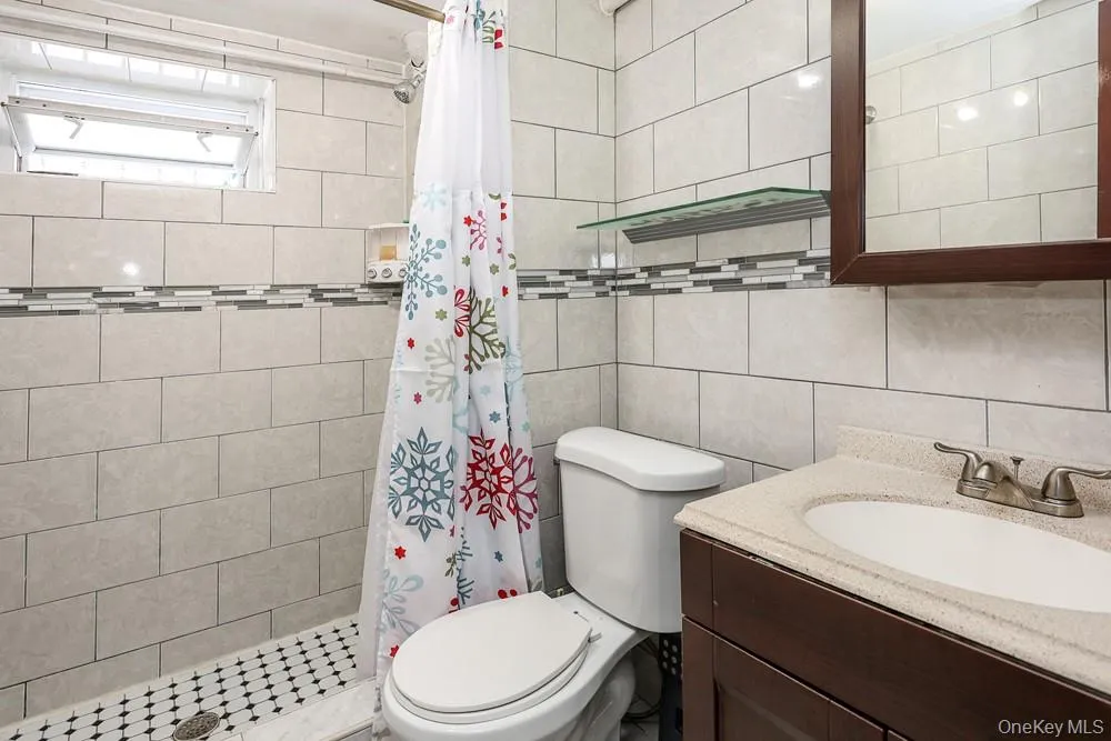 18348 Camden Avenue Saint Albans, NY 11412