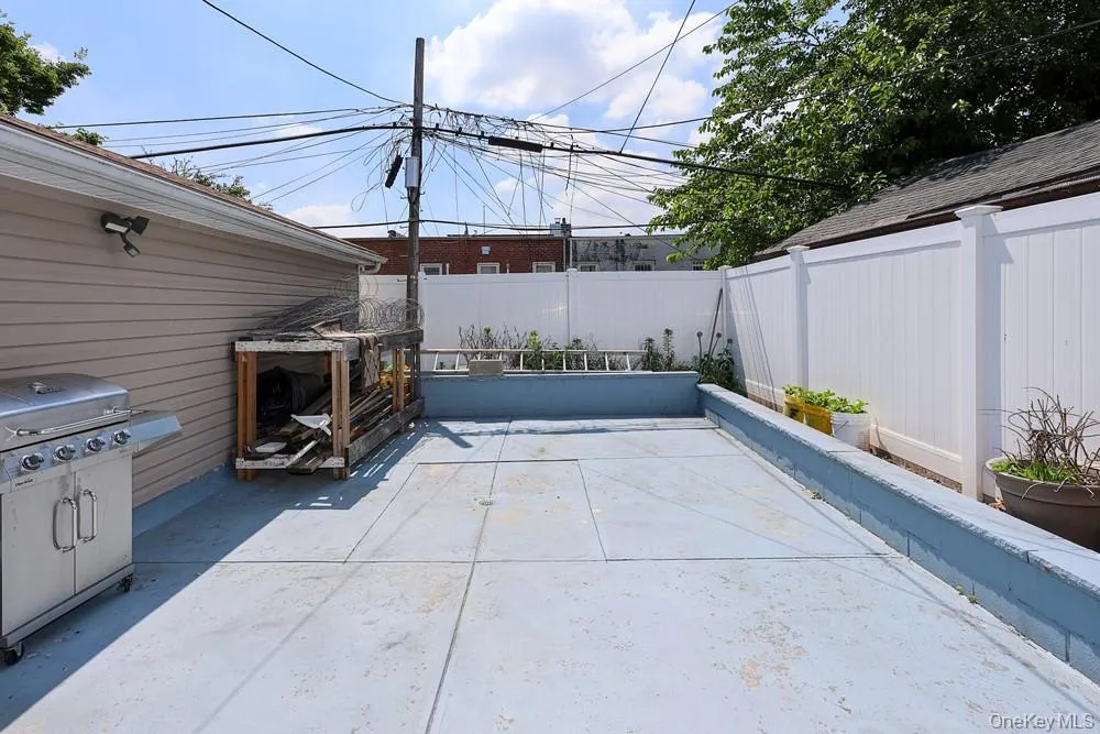 18348 Camden Avenue Saint Albans, NY 11412