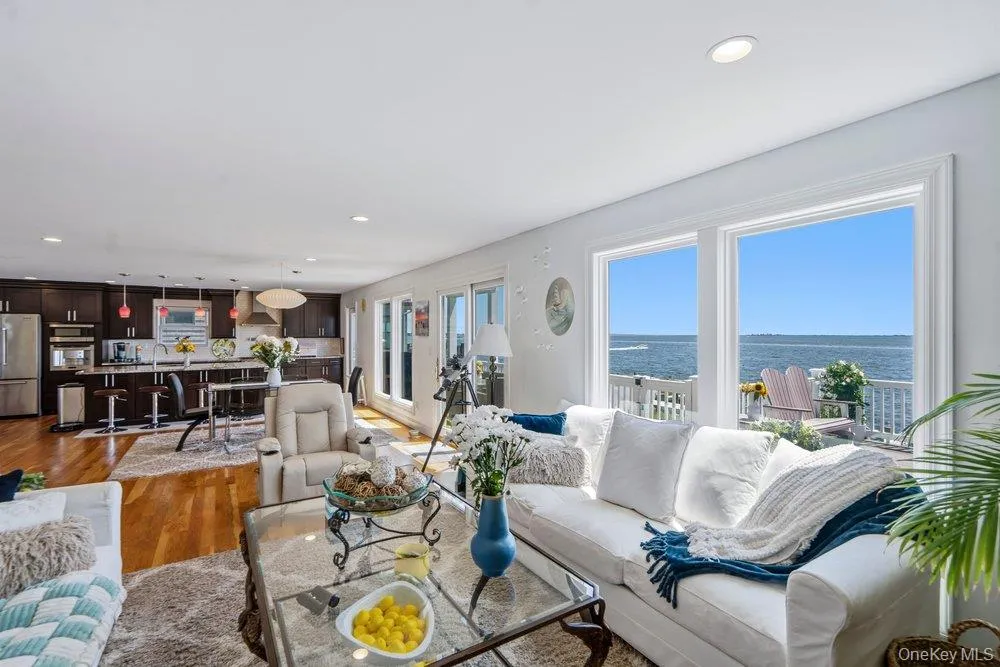 30 Milton Road Babylon, NY 11702