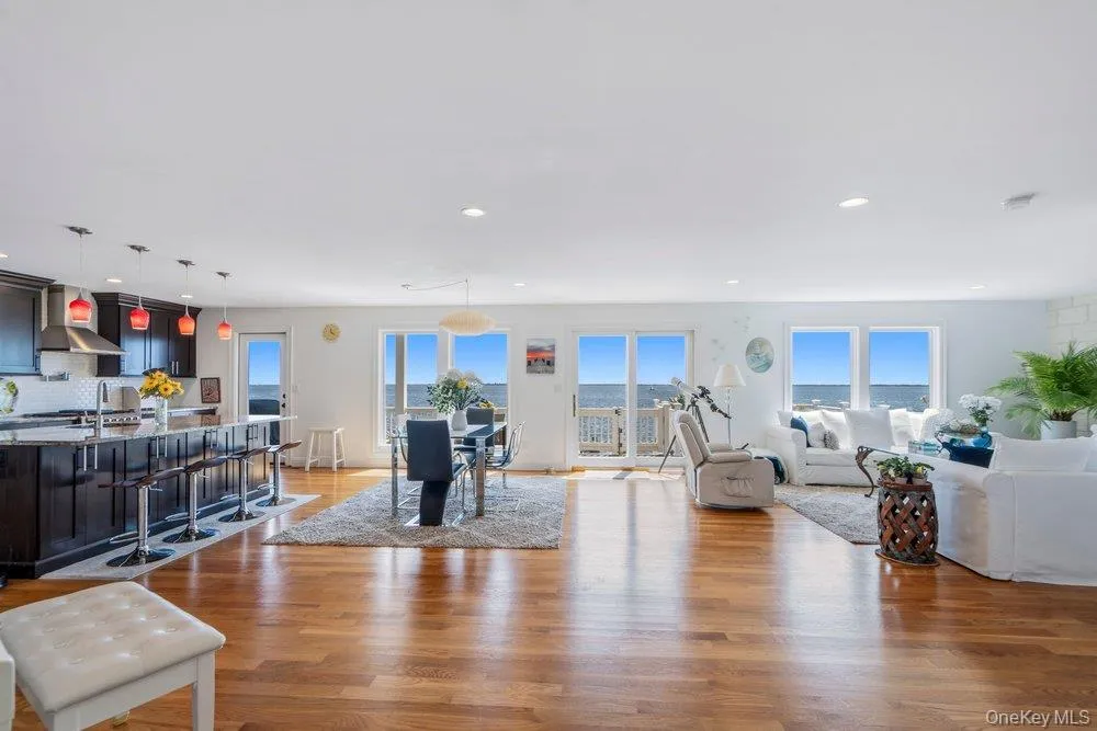 30 Milton Road Babylon, NY 11702