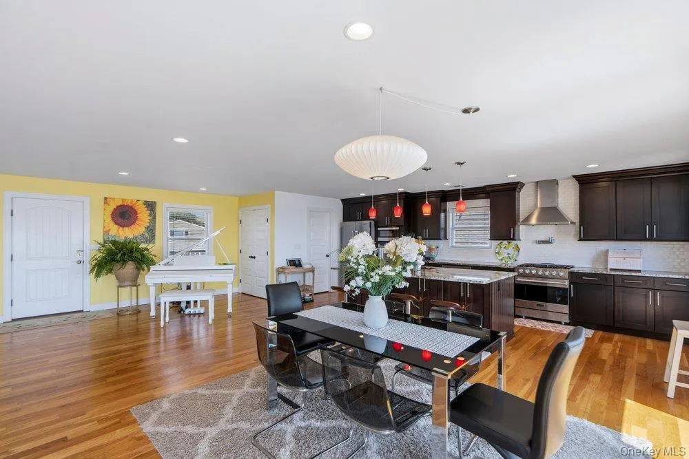 30 Milton Road Babylon, NY 11702