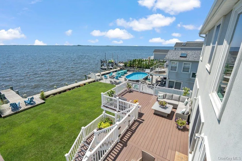 30 Milton Road Babylon, NY 11702