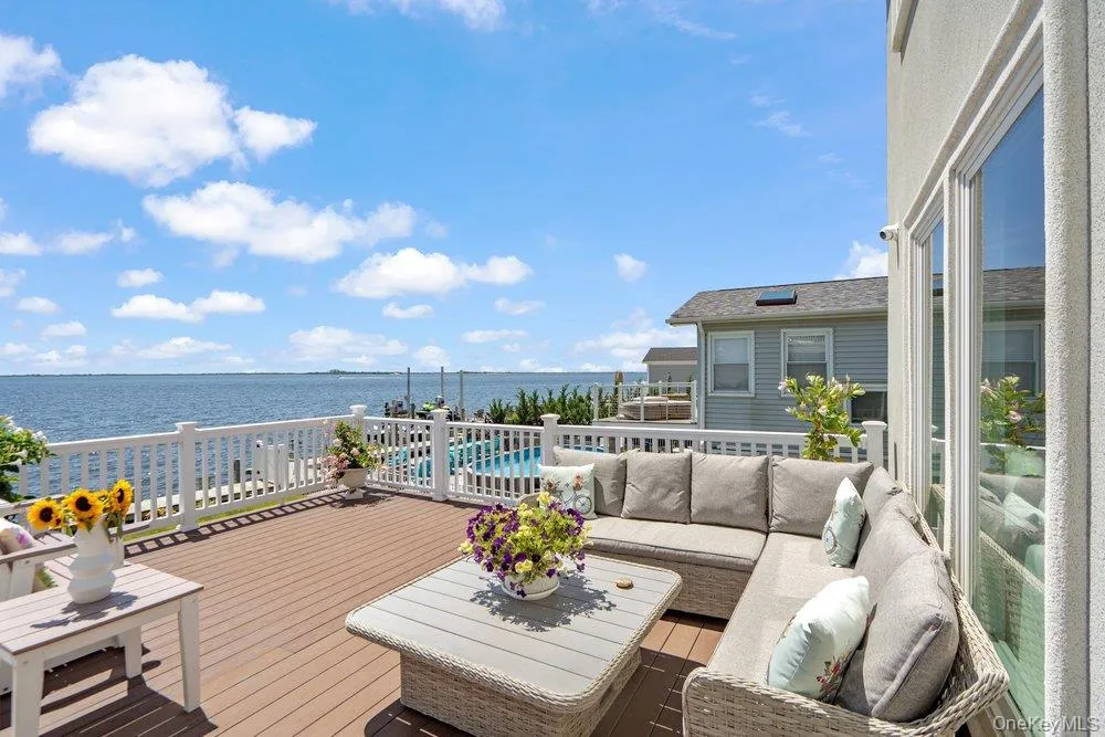 30 Milton Road Babylon, NY 11702