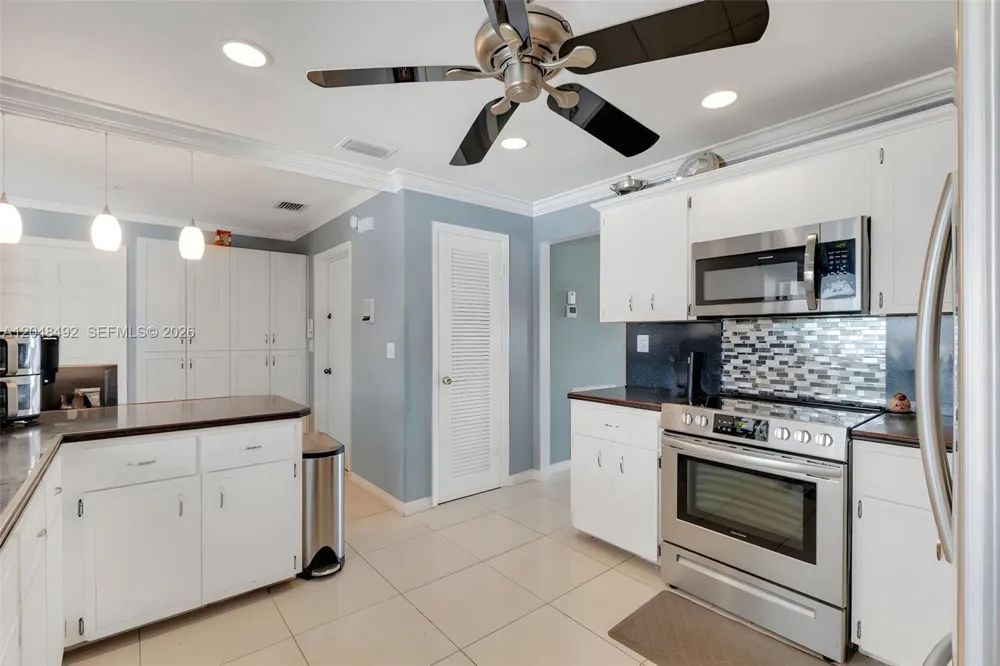 2480 NE 46th St Lighthouse Point, FL 33064