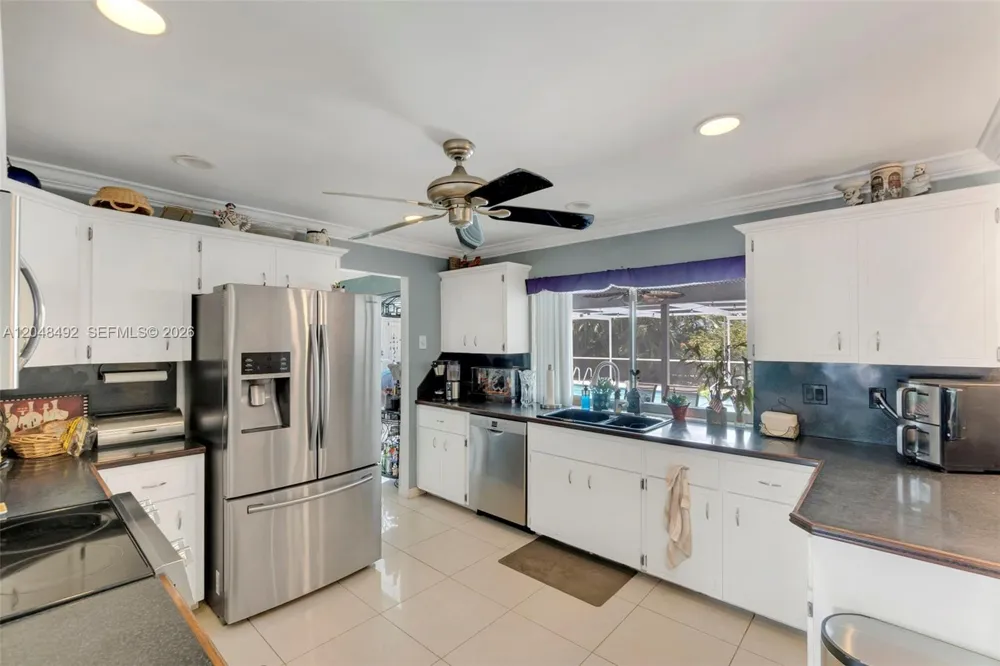 2480 NE 46th St Lighthouse Point, FL 33064