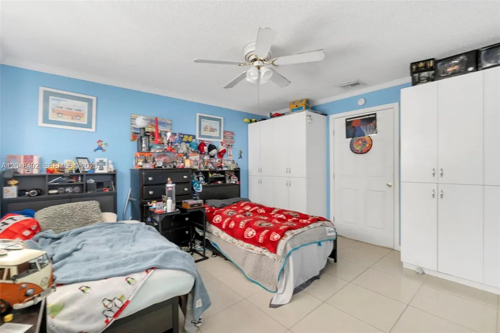 2480 NE 46th St Lighthouse Point, FL 33064