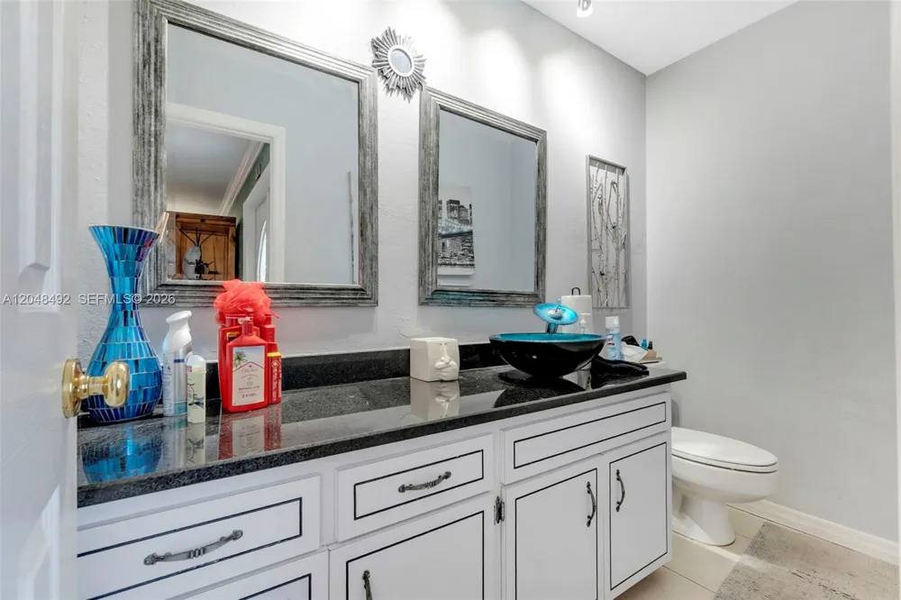 2480 NE 46th St Lighthouse Point, FL 33064