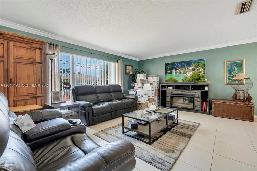 2480 NE 46th St Lighthouse Point, FL 33064