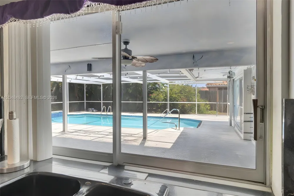 2480 NE 46th St Lighthouse Point, FL 33064