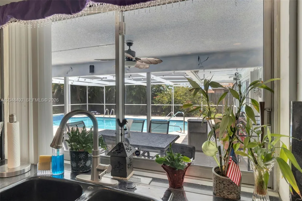 2480 NE 46th St Lighthouse Point, FL 33064