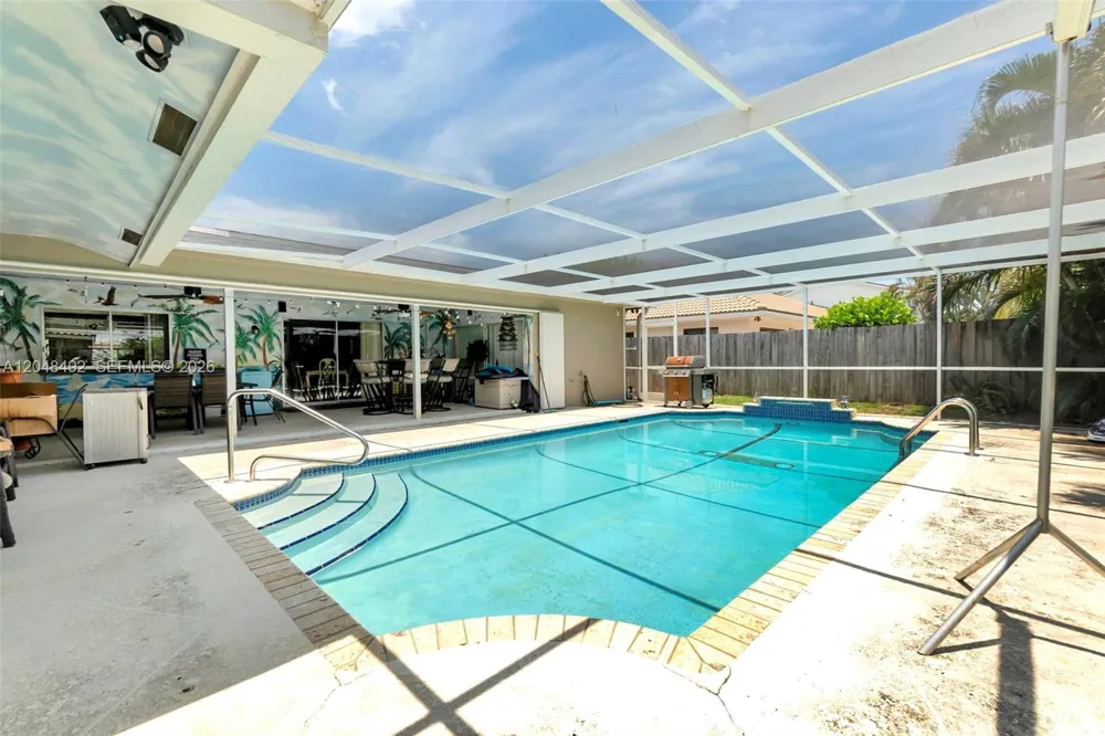 2480 NE 46th St Lighthouse Point, FL 33064