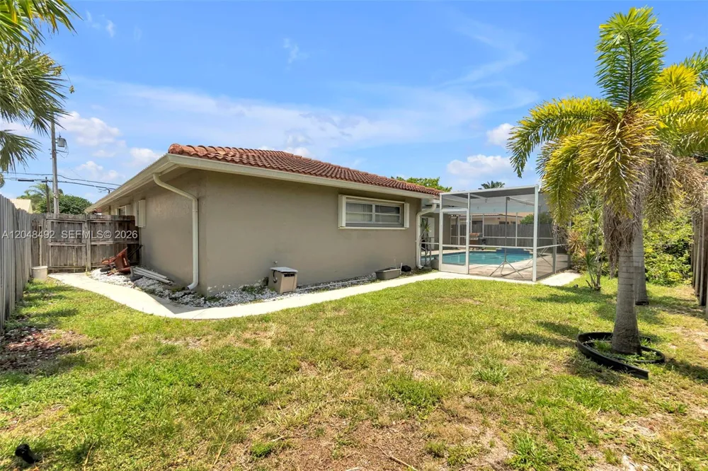 2480 NE 46th St Lighthouse Point, FL 33064