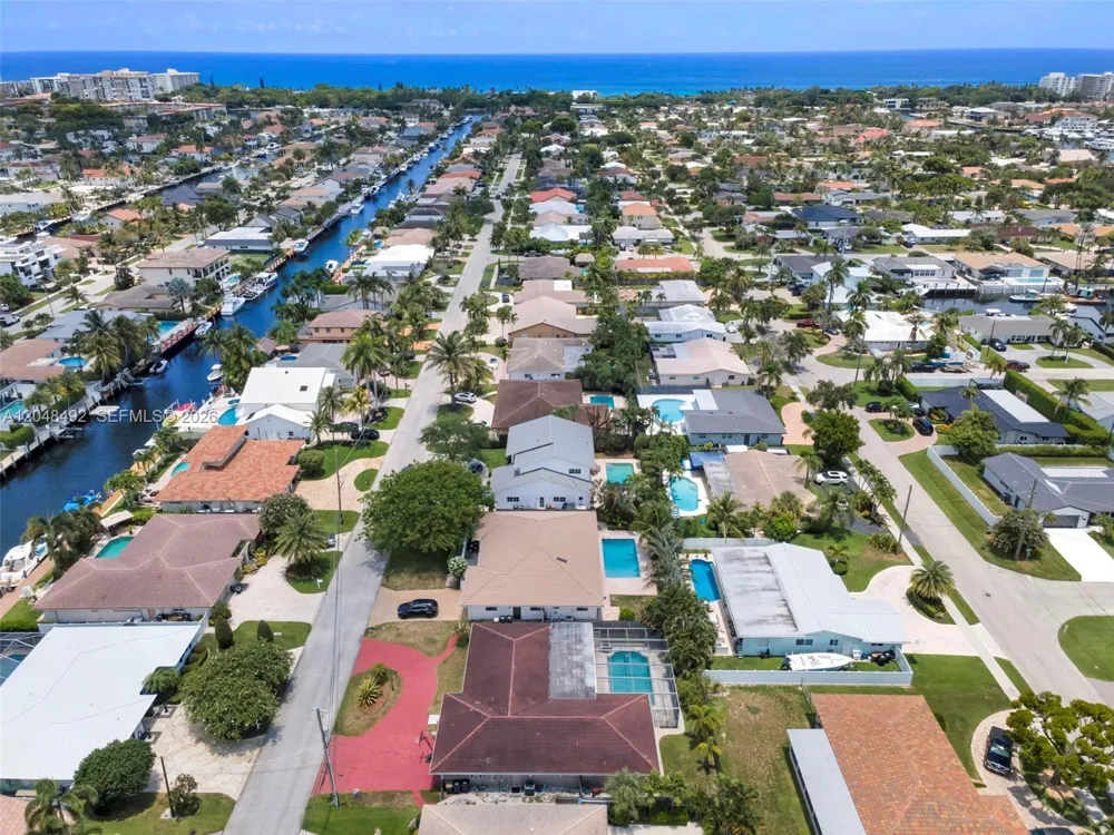 2480 NE 46th St Lighthouse Point, FL 33064