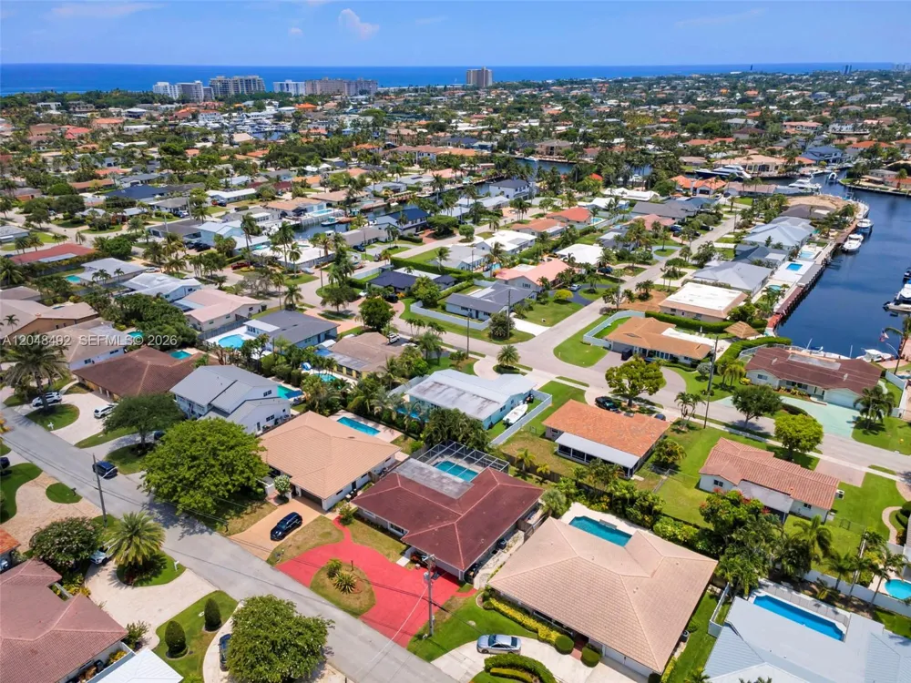 2480 NE 46th St Lighthouse Point, FL 33064
