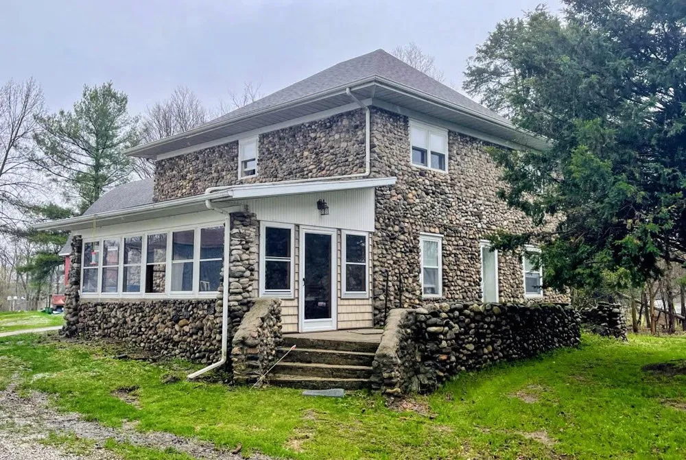 2311 E Glendora Road Buchanan Township, MI 49107