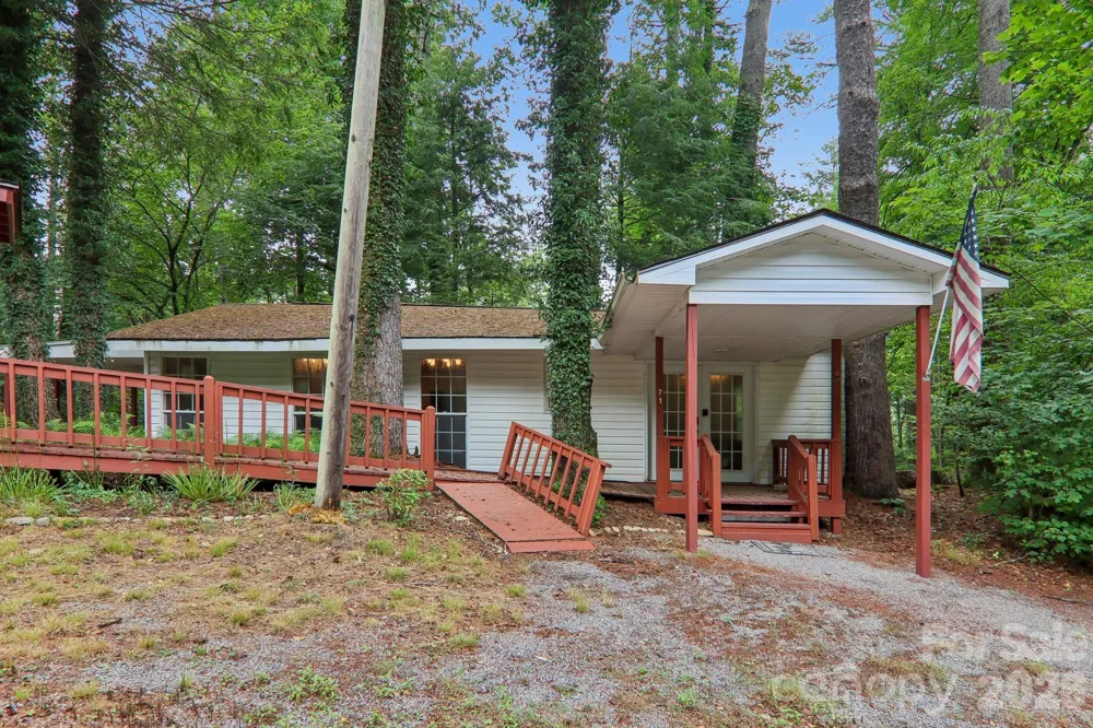 61 Bo Diddly Lane Cedar Mountain, NC 28718