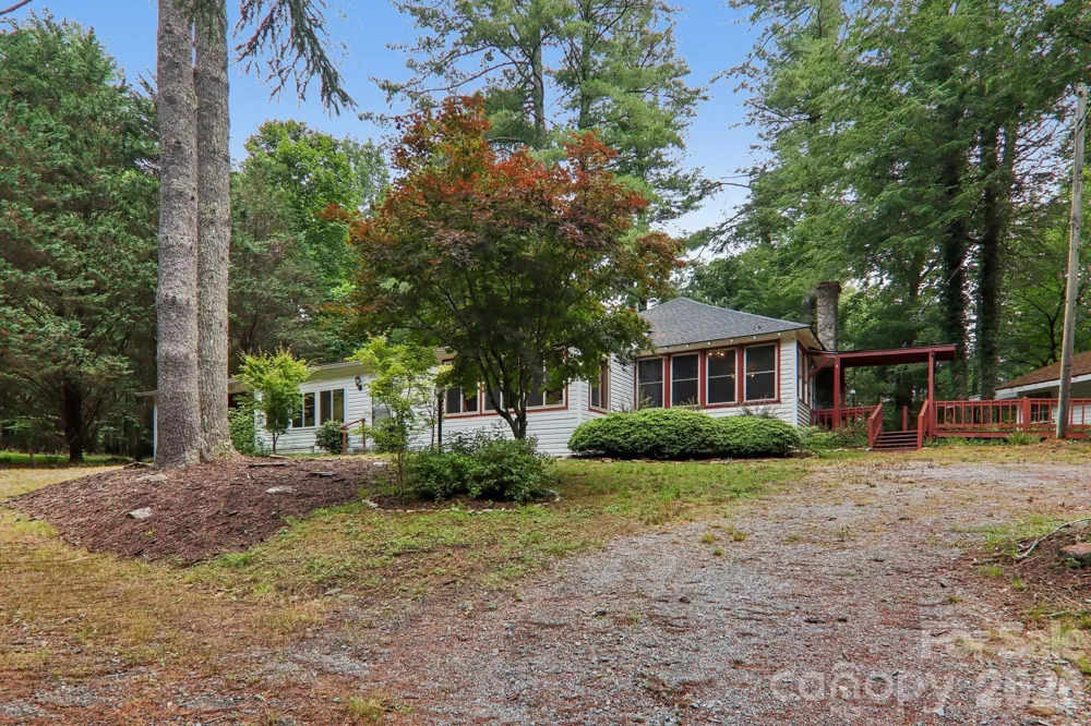 61 Bo Diddly Lane Cedar Mountain, NC 28718