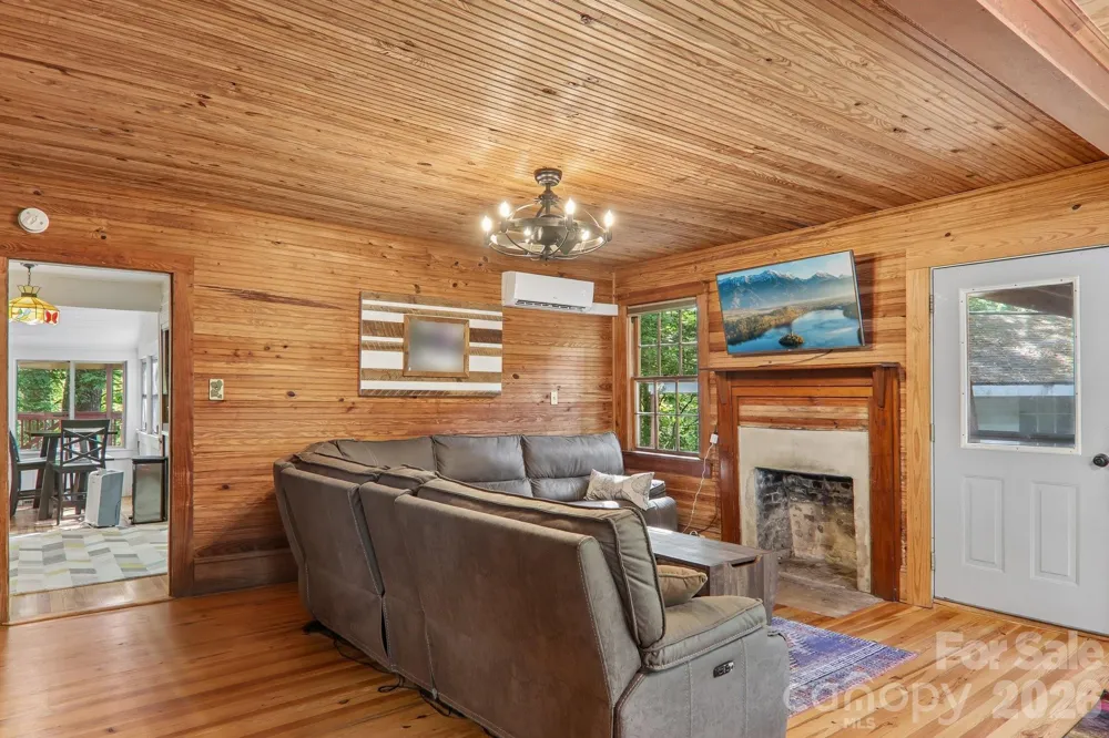 61 Bo Diddly Lane Cedar Mountain, NC 28718