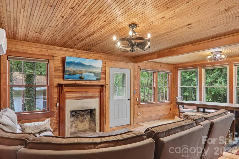 61 Bo Diddly Lane Cedar Mountain, NC 28718