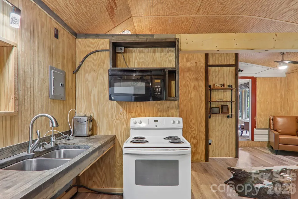 61 Bo Diddly Lane Cedar Mountain, NC 28718