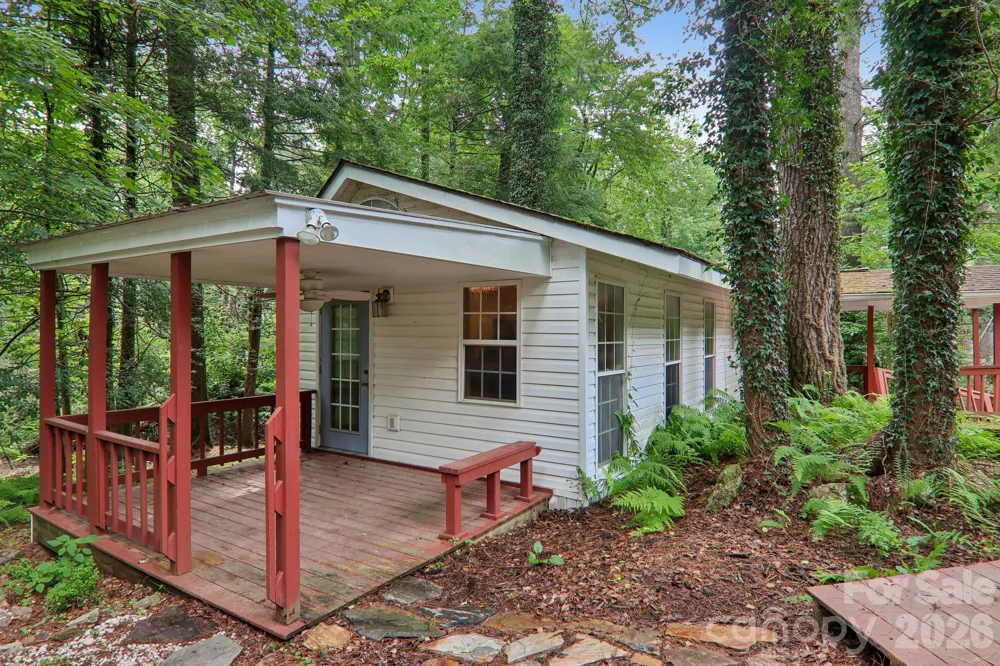 61 Bo Diddly Lane Cedar Mountain, NC 28718