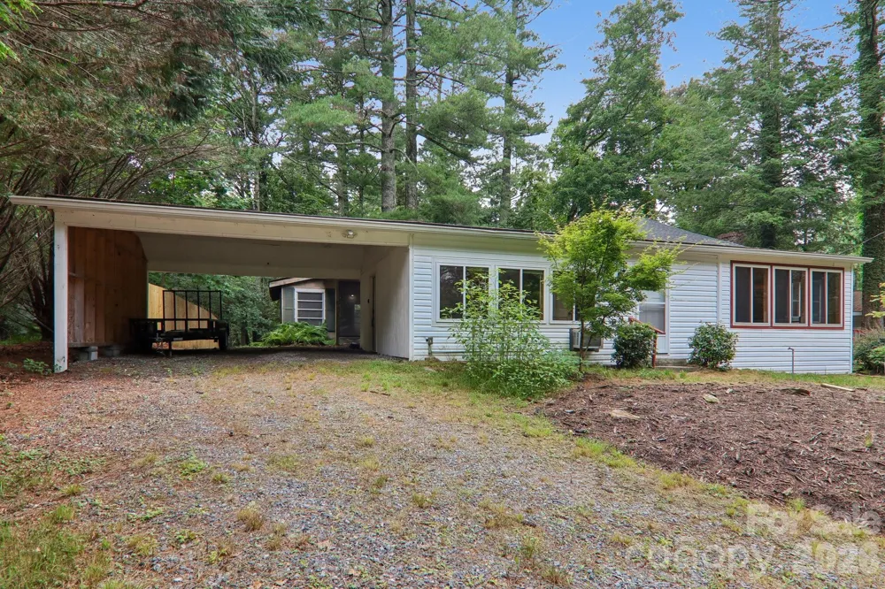 61 Bo Diddly Lane Cedar Mountain, NC 28718