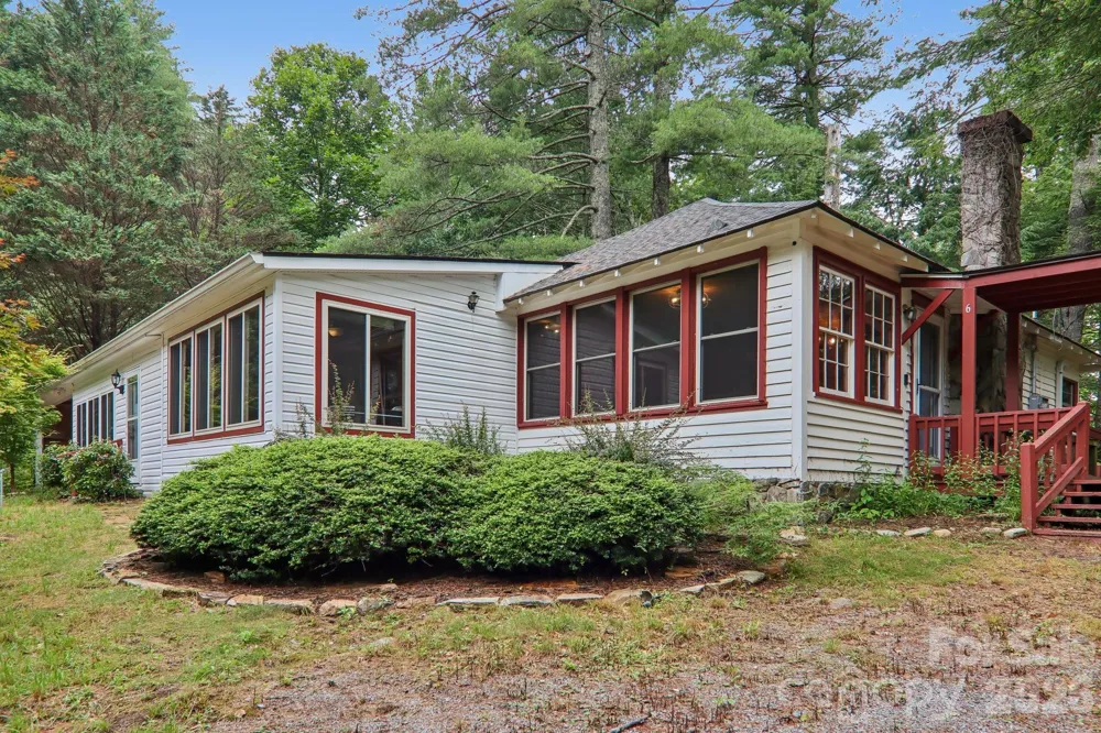 61 Bo Diddly Lane Cedar Mountain, NC 28718