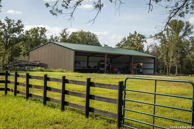 10488 STATE HIGHWAY 304 Harwood, TX 78632