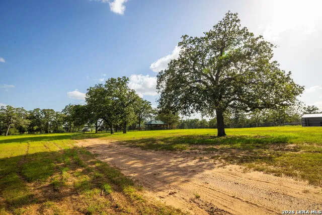 10488 STATE HIGHWAY 304 Harwood, TX 78632
