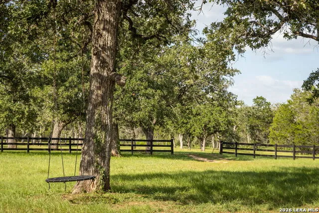 10488 STATE HIGHWAY 304 Harwood, TX 78632