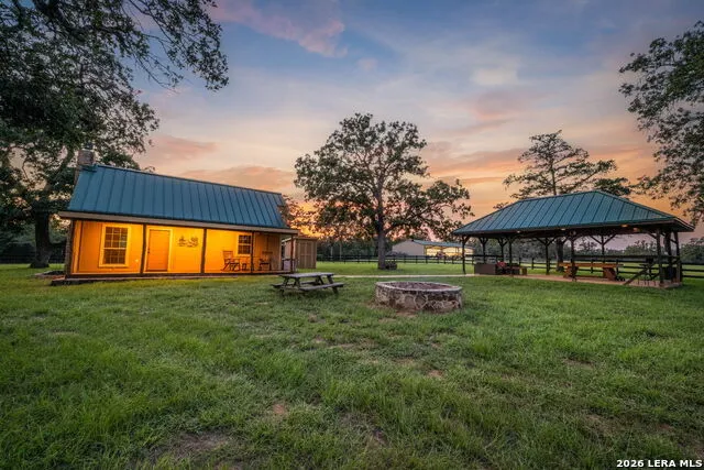 10488 STATE HIGHWAY 304 Harwood, TX 78632
