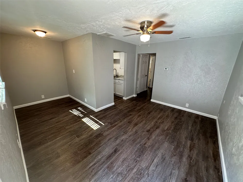 907 S Mesquite Street #907A Arlington, TX 76010