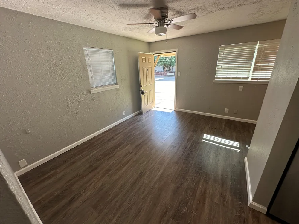 907 S Mesquite Street #907A Arlington, TX 76010