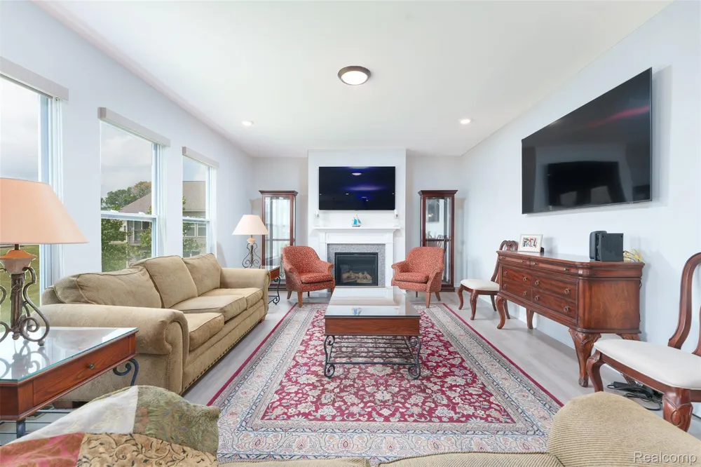 10070 Kylie Drive Green Oak Township, MI 48116