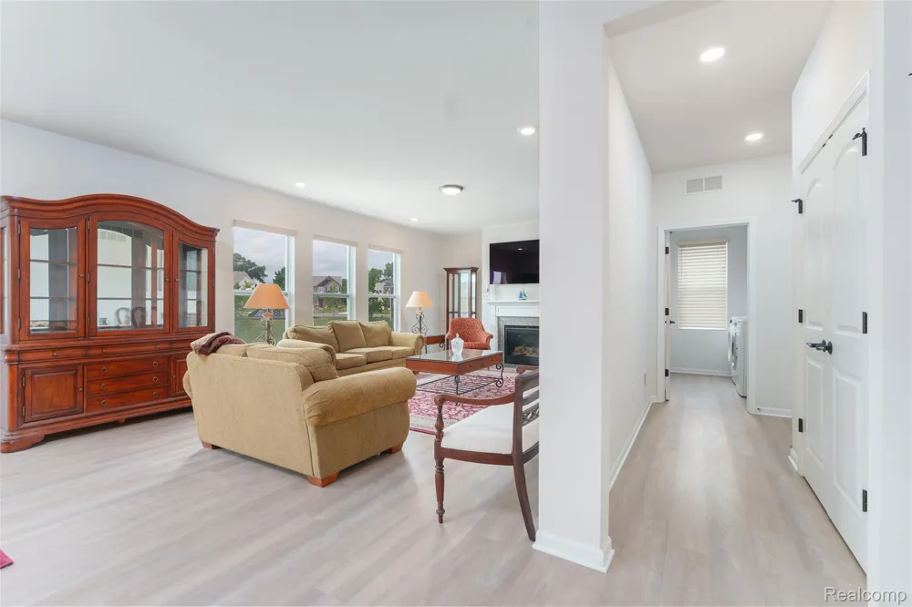 10070 Kylie Drive Green Oak Township, MI 48116