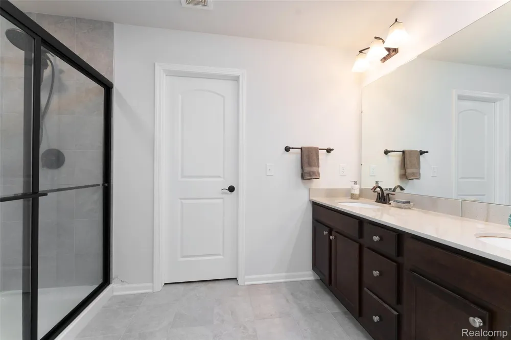 10070 Kylie Drive Green Oak Township, MI 48116