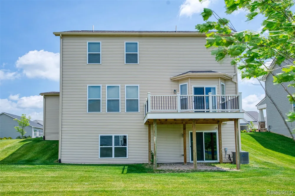 10070 Kylie Drive Green Oak Township, MI 48116
