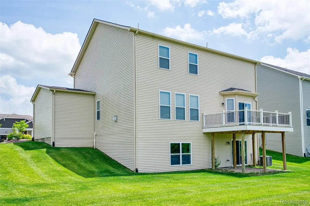 10070 Kylie Drive Green Oak Township, MI 48116