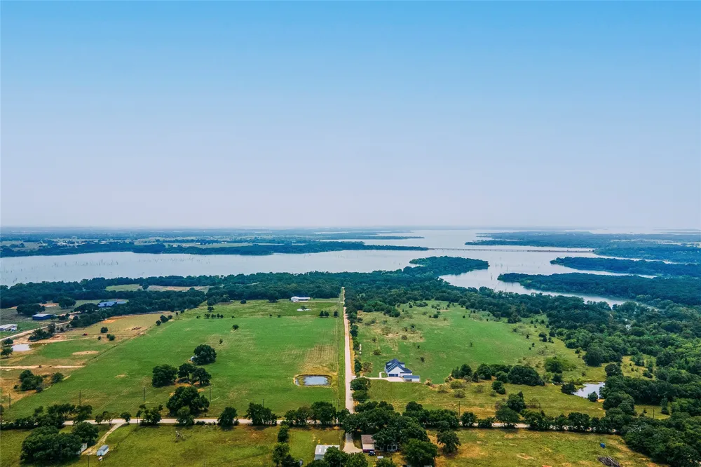 432 William Brewer Road Collinsville, TX 76721