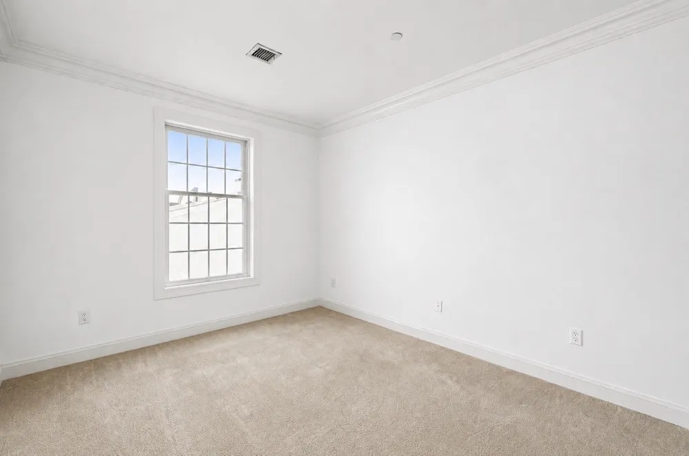 180 EDGEWATER RD Cliffside Park, NJ 07010