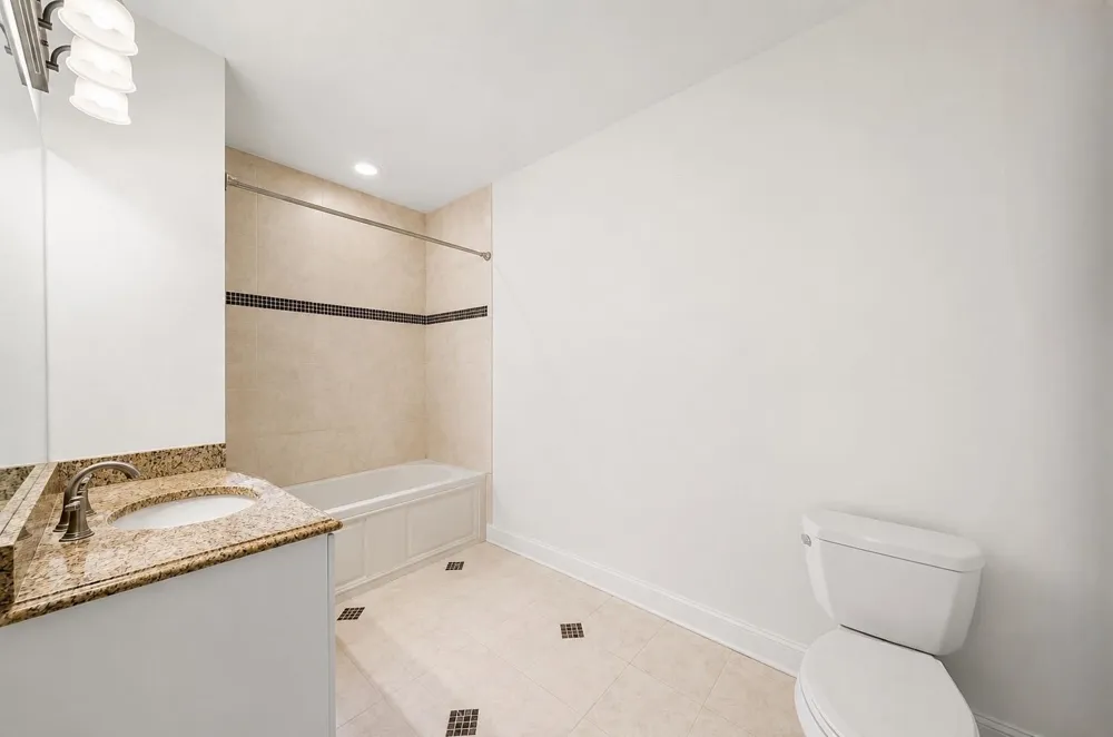 180 EDGEWATER RD Cliffside Park, NJ 07010