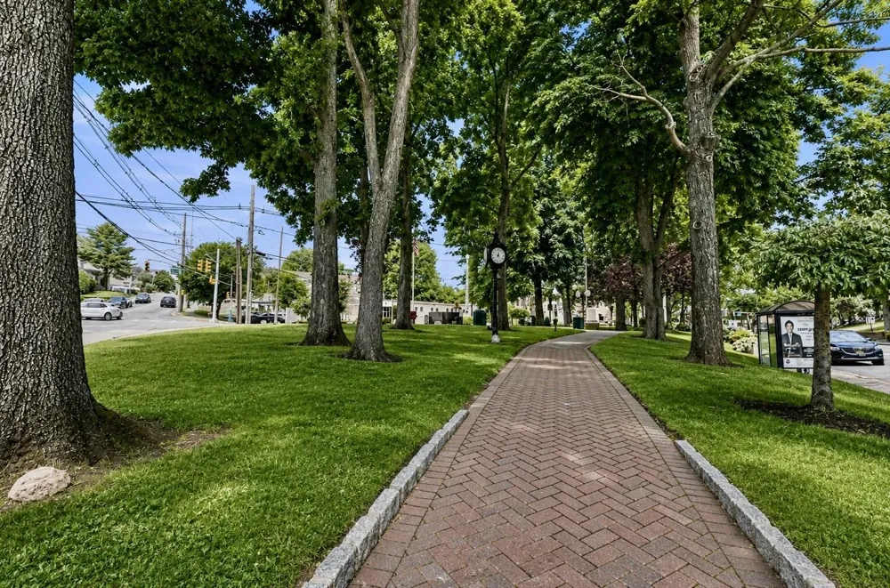 180 EDGEWATER RD Cliffside Park, NJ 07010