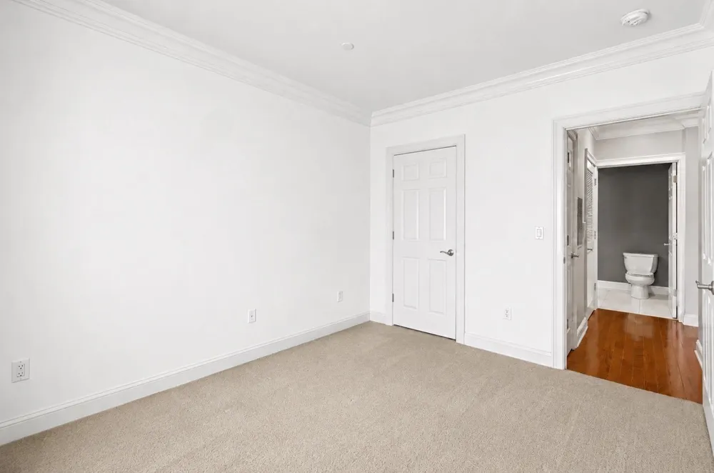 180 EDGEWATER RD Cliffside Park, NJ 07010