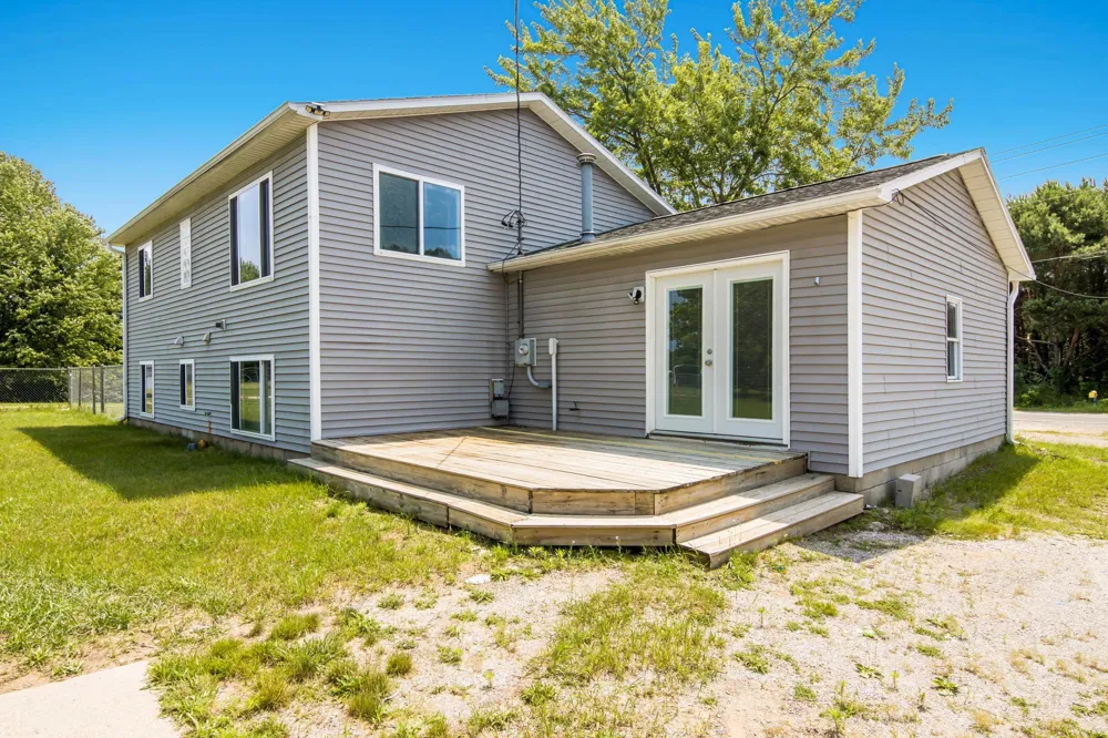 1343 E Duck Lake Road Green Lake Township, MI 49637