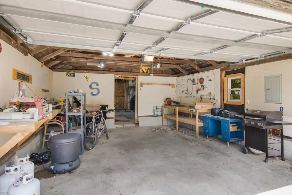 1343 E Duck Lake Road Green Lake Township, MI 49637
