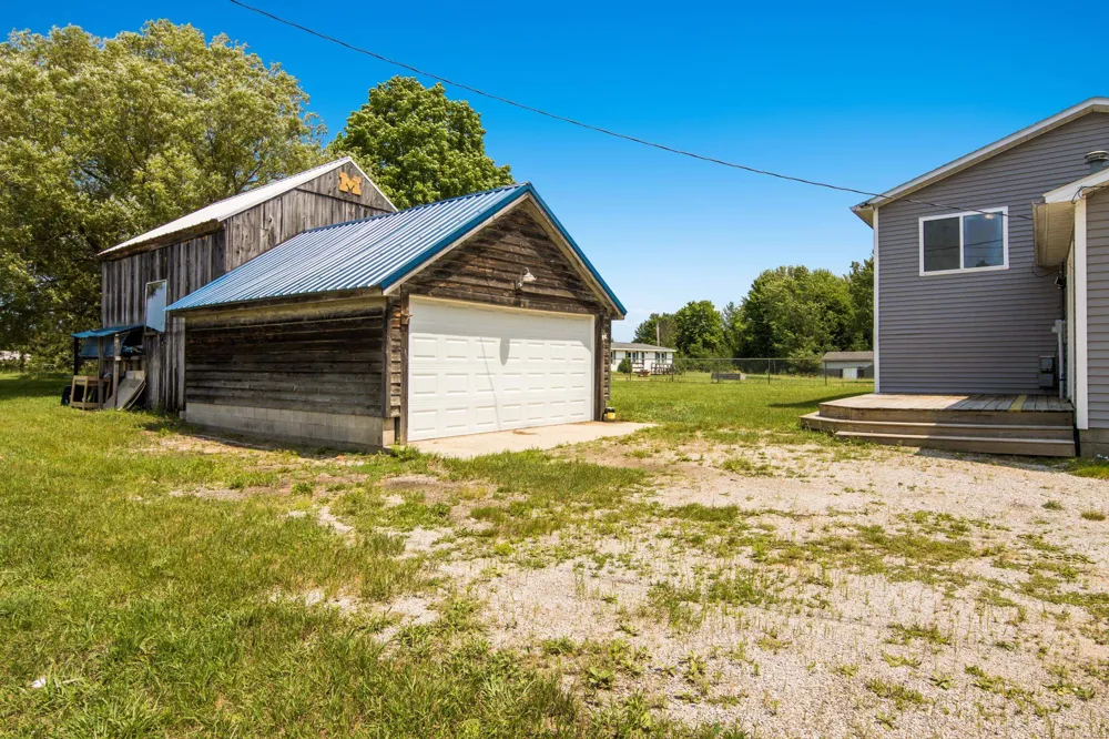 1343 E Duck Lake Road Green Lake Township, MI 49637