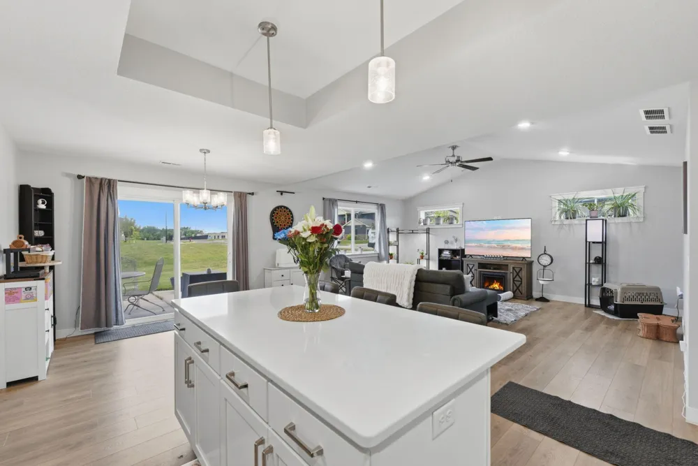 1581 Keanan Lane Altoona, WI 54720