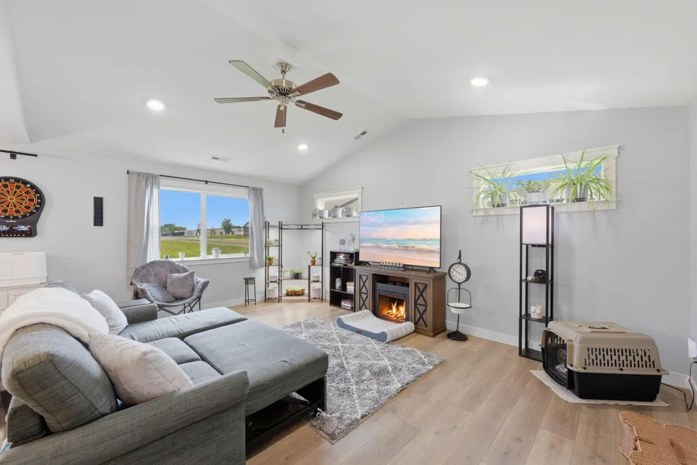 1581 Keanan Lane Altoona, WI 54720
