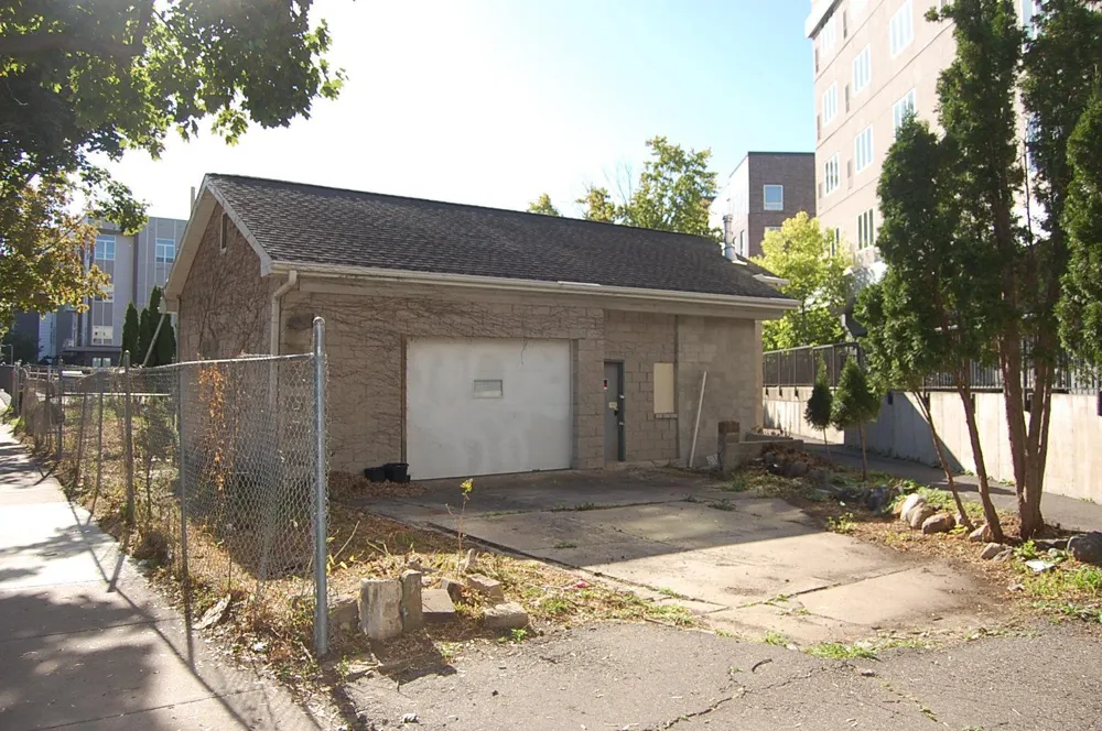 2530 Essex Street SE Minneapolis, MN 55414